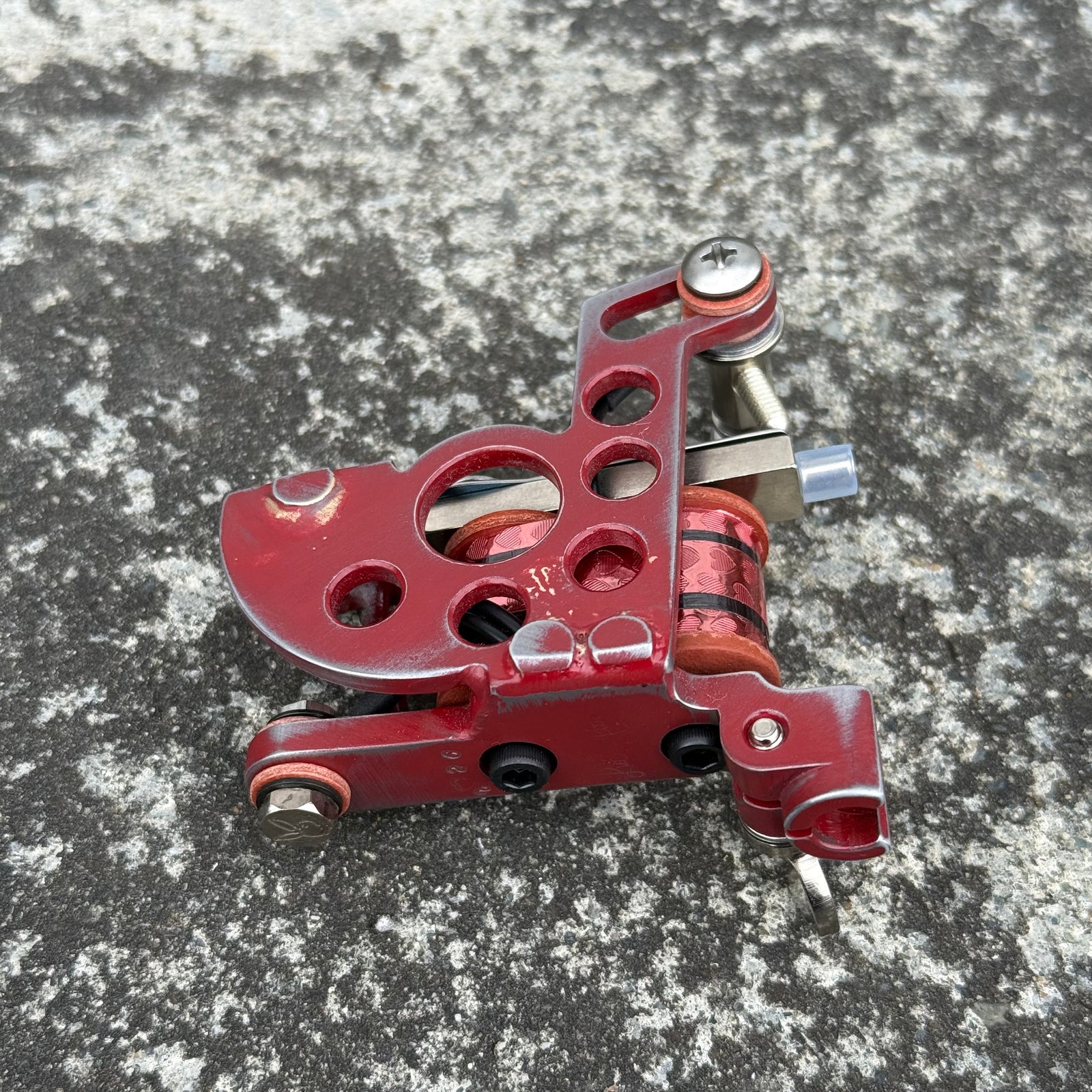 Distressed Red Mini Widow Shader